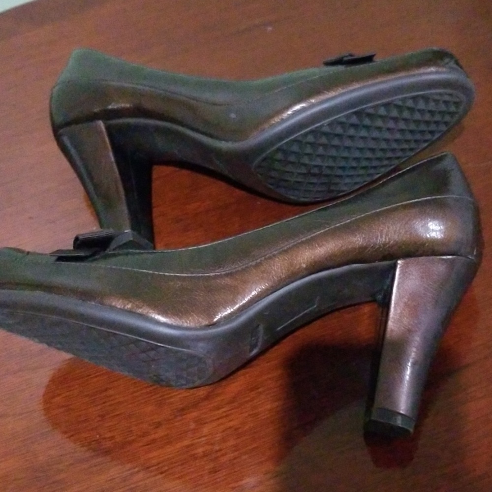 Shoes - Picture 3 of 3